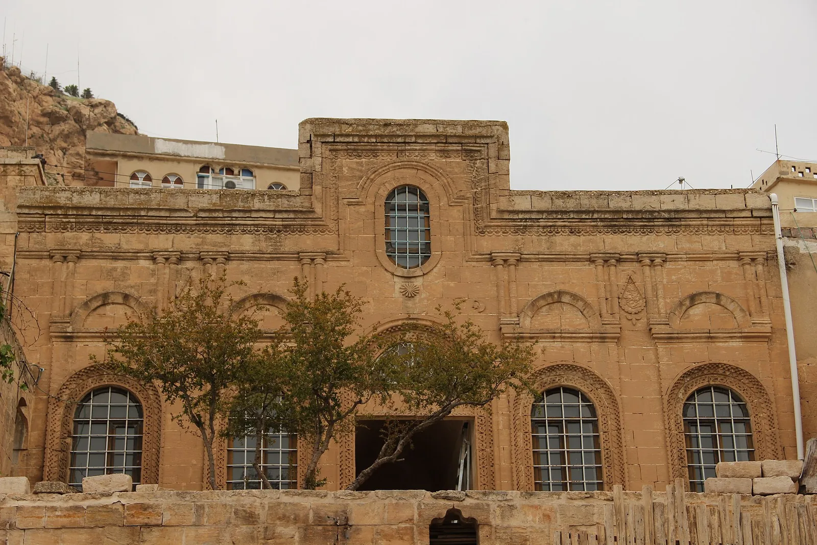 Mardin Taş Evlerinde Yaşam Kültürü: Avlulardan Damlara Gündelik Hayat