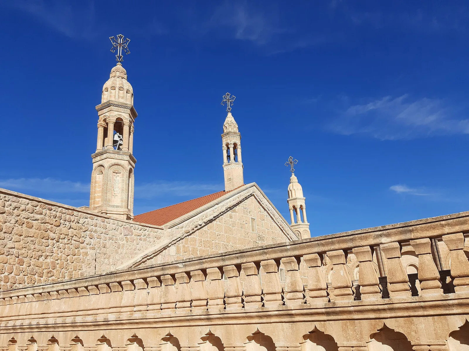 Mardin Süryani Manastırları Gezi Rehberi: Deyrulzafaran ve Mor Gabriel Ziyaret Detayları